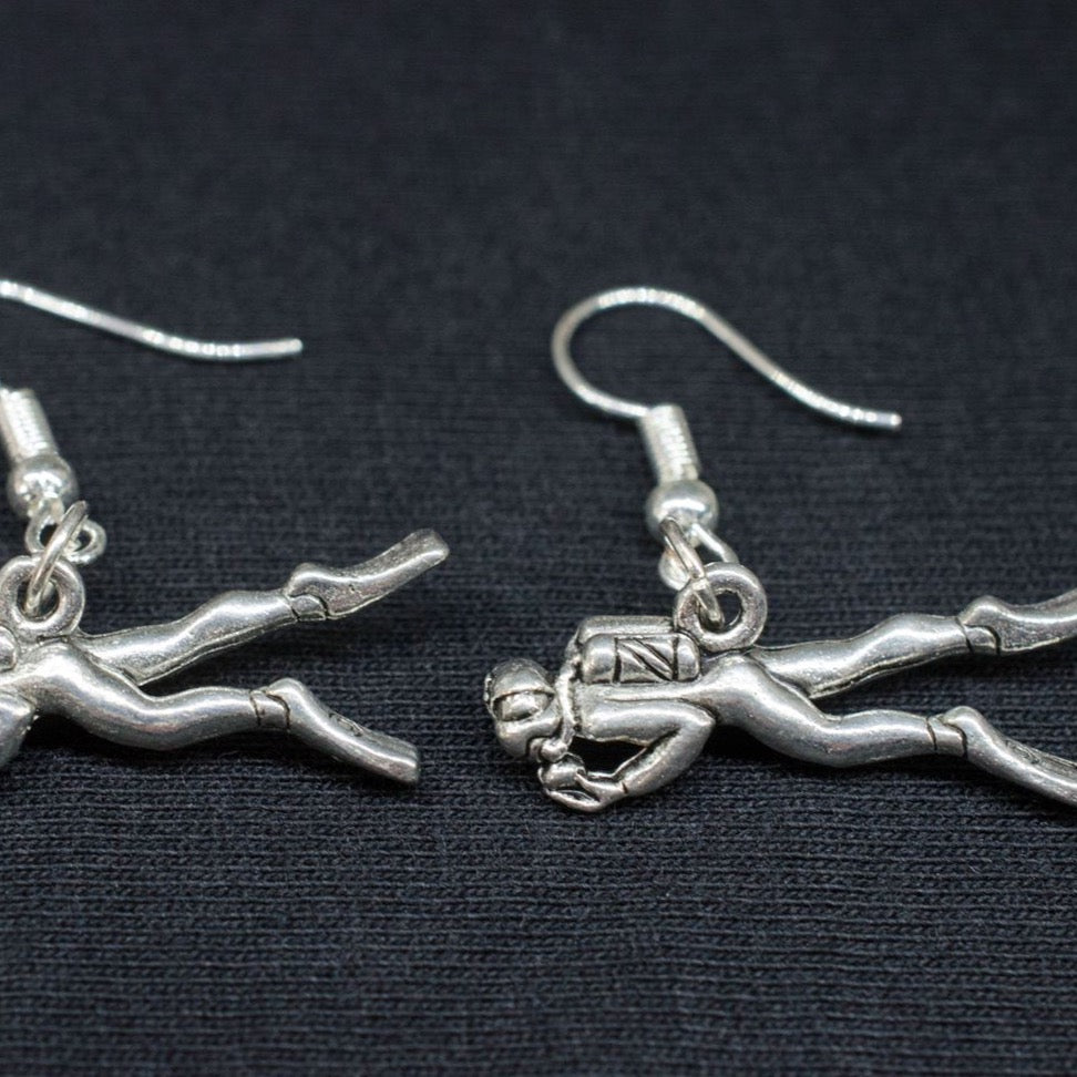 be-the-first-to-own-the-newest-pendientes-buceador-sale_1.jpg