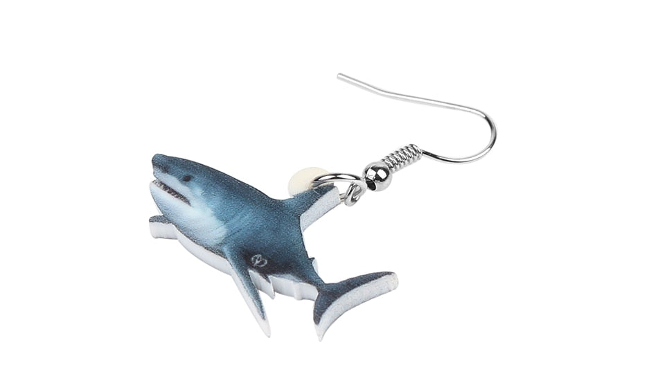 get-the-latest-in-sports-pendientes-tiburon-blanco-supply_3.jpg